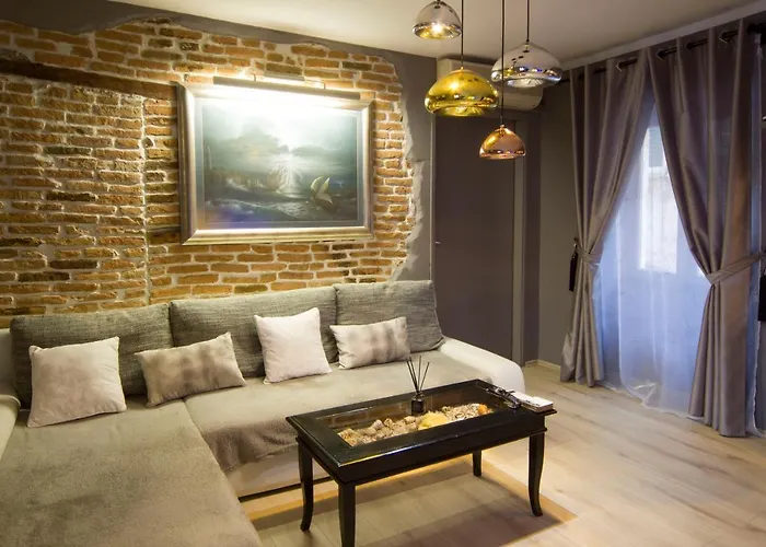 Old Town Art Apartment